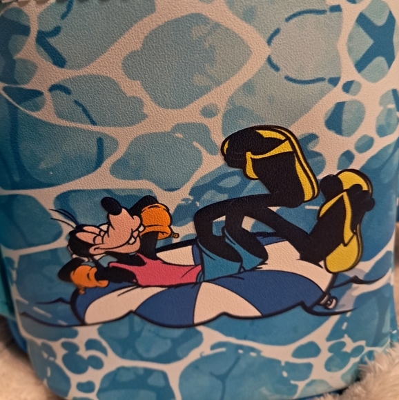 New With Tags Loungefly Disney Goofy Floatie Mini Backpack Exclusive - Picture 7 of 8